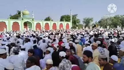 बड़ौद: बड़ौद नगर में मुस्लिम समुदाय ने ईद उल अजहा का पर्व बड़े उत्साह के साथ मनाया