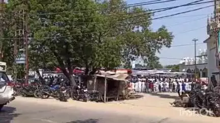 बलरामपुर: नौशाहरा ईदगाह पर बकरीद नमाज़ के वक्त सुरक्षा व्यवस्था के लिए जिलाधिकारी एवं पुलिस अधीक्षक रहे मौजूद