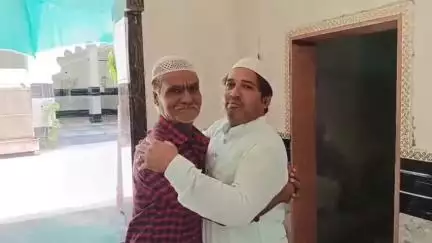 बासोदा: बासौदा नगर में धूमधाम से मनाया गया बक़रीद का पर्व, मुस्लिम समाज के लोगों ने एक-दूसरे को गले मिलकर दी बधाई
