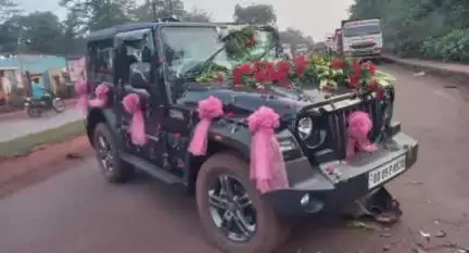 ଚମ୍ପୁଆ: ରିଲାଏନ୍ସ ପେଟ୍ରୋଲ ପମ୍ପ ନିକଟରେ ବାହାଘର ଗାଡି ଦୁର୍ଘଟଣାଗ୍ରସ୍ତ, ଅଳ୍ପକେ ବର୍ତ୍ତିଲେ ଚାଳକ