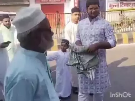 मुशहरी: गौशाला रोड स्थित बड़ी ईदगाह में सुन्नी मुसलमानों ने बड़ी संख्या में अदा की नमाज़