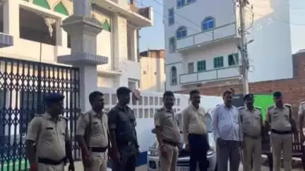 सासाराम: ईद-उल-अजहा पर विधि-व्यवस्था को लेकर एसपी ने सुरक्षा व्यवस्था का किया निरीक्षण