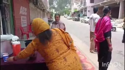हमीरपुर: हमीरपुर शहर के वार्ड नंबर 1 में राधा कृष्ण मंदिर के पास मीठे पानी की छबील लगाई गई