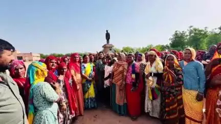 नागौर: पशु प्रदर्शनी स्थल पर वंदे गंगा जल संरक्षण जन अभियान के कार्यक्रम में शामिल हुईं भाजपा की प्रदेश उपाध्यक्ष ज्योति मिर्धा