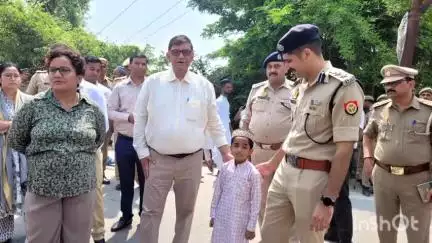 बकरीद के मुबारक अवसर पर ईदगाह पहुंचकर सभी से की मुलाकात व दी मुबारकबाद।                           ईदगाह चौराहे से खकरा च