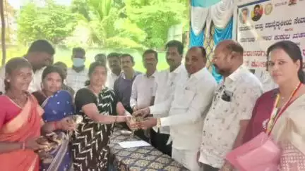ಚಾಮರಾಜನಗರ: ಕೋಳಿಗಳ ಆರೋಗ್ಯದ ಬಗ್ಗೆ ಎಚ್ಚರವಹಿಸಿ : ನಗರದಲ್ಲಿ ಶಾಸಕ ಪುಟ್ಟರಂಗಶೆಟ್ಟಿ