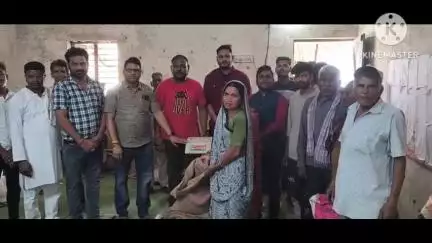 कसडोल: नगर पंचायत कसडोल के जनप्रतिनिधियों ने राशन दुकान में चावल तिहार के तहत हितग्राहियों को 3 माह का चावल वितरण किया