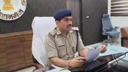 किशनगंज: गिलहाबाड़ी गांव में पुलिस ने एक बड़े फर्जी आधार कार्ड रैकेट का भंडाफोड़ किया, एक गिरफ्तार