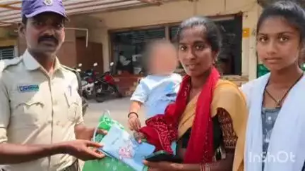 కరీంనగర్: కరీంనగర్ లో ఓ మహిళ డయల్ 100 కి కాల్ చేసింది వెంటనే స్పందించిన పోలీసులు చివరకు పోలీసులకు కృతజ్ఞతలు తెలిపిన మహిళ