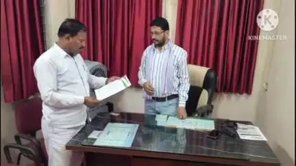शाढ़ौरा: नगर परिषद की अव्यवस्थाओं के विरोध में कांग्रेसी पार्षद और नेता प्रतिपक्ष ने आमरण अनशन की घोषणा की