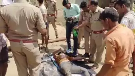 सरीला: बुंदेलखंड एक्सप्रेस वे के नीचे बीरा गाँव के पास मिला युवती का शव, हत्या कर शव फेंकने की आशंका, पुलिस जांच में जुटी