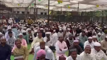 सीतापुर: सीतापुर में मुस्लिम समाज ने आज ईदगाह में ईद उल अजहा की नमाज अदा की
