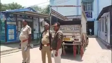 गोपालगंज: सीहोरवा गांव में किशोरी की हत्या कर शव दफनाया, पुलिस ने शव बरामद कर पोस्टमार्टम के लिए भेजा, ऑनर किलिंग का मामला