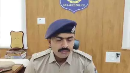 ચોટીલા: ચોટીલા ચામુંડા ક્રેડિટ સોસાયટી દ્વારા 1 કરોડ 80 લાખ થી વધુ ની છેતરપિંડી બાબત ડી વાય એસપી ની પ્રતિક્રિયા આપી હતી.