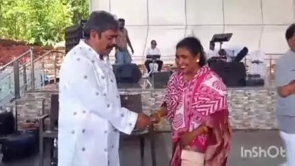 दुर्ग: आज भिलाई नगर निगम के महापौर नीरज पाल ने अपने जन्मदिन पर लोगों को टिफिन बॉक्स का वितरण किया