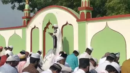 పట్టణంలో ఘనంగా బక్రీద్ పర్వదిన వేడుకలు, ఈద్గాలో ప్రత్యేక ప్రార్థనలు చేసిన ముస్లిం సోదరులు