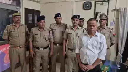 कोल: अलीगढ़ जंक्शन पर RPF व GRP ने फ़र्ज़ी TTE को किया गिरफ्तार, 13 टिकट और पैसे बरामद