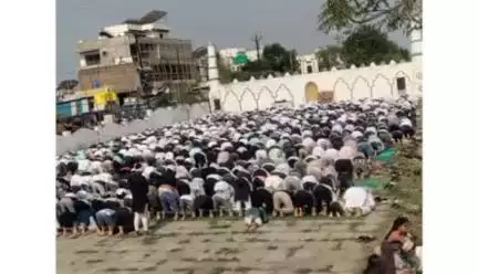 मालेगाव: शहरातील अकोला फाटा ईदगाह येथे बकरी ईदनिमित्त मुस्लिम बांधवांनी केले नमाज पठण