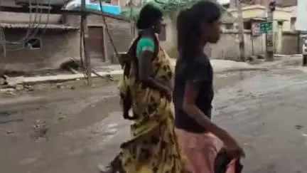 बाढ़: बाढ़ में नमामि गंगे प्रोजेक्ट के तहत काटी गई सड़क हुई बर्बाद, लोगों को आने-जाने में होती है परेशानी #jansamasya