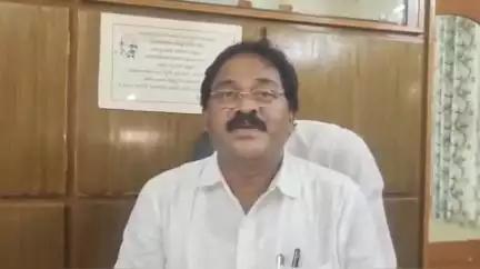జిల్లాలోని గ్రామీణ ప్రాంతాలకు నిరంతర విద్యుత్ సరఫరాకు ప్రణాళిక: పట్టణంలో జిల్లా విద్యుత్ శాఖ ఎస్ఈ రాజబాబు