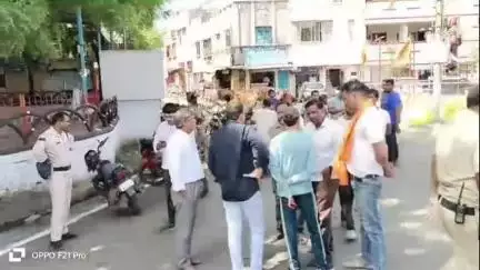 नीमच नगर: शहर स्थित उप डाकघर को खाली कराने का लोगों ने किया विरोध, तालाबंदी कर की उप डाकघर को शहर में ही संचालित करने की मांग