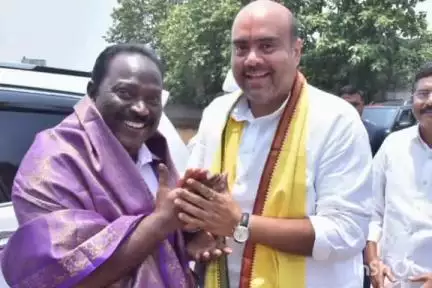 బొబ్బిలి గ్రోత్ సెంటర్‌లో సుధీర్ పాలిమర్స్ పరిశ్రమను ప్రారంభించిన జిల్లా కలెక్టర్ బీఆర్ అంబేడ్కర్, MLA బేబీ నాయన