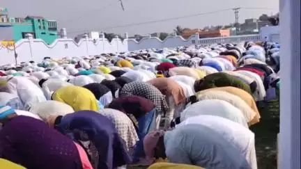 দুবরাজপুর: ইসলামপুর ঈদগাহে হাজারো মানুষের অংশগ্রহণে শান্তিপূর্ণভাবে পালিত হল ইদুজ্জোহা, কুরবানিকে ঘিরে সচেতনতার বার্তা