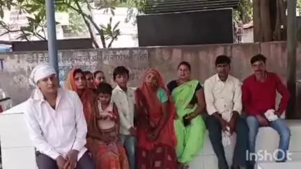उन्नाव: हसनगंज कोतवाली क्षेत्र में सड़क हादसे में एक व्यक्ति की मौत, परिजन पोस्टमार्टम हाउस पहुंचे
