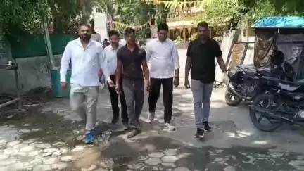 **इंदौर क्राइम ब्रांच की बड़ी कार्रवाई: बड़वानी के हथियार तस्कर से 8 पिस्टल, 2 जिंदा कारतूस और मोटरसाइकिल जब्त**