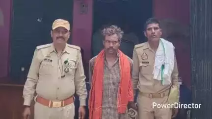 कर्वी: भरतकूप थाना पुलिस टीम ने चोरी के मामले में 1 वारण्टी अभियुक्त को किया गिरफ्तार