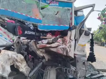 राजातालाब: रोहनिया में नेशनल हाईवे पर खड़ी ट्रक में ट्रेलर ने मारी टक्कर, खलासी की हुई दर्दनाक मौत, चालक घायल