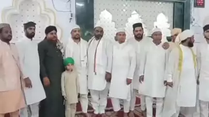 बेरमो: पटेल नगर मदनी मस्जिद में ईद-उल-अजहा की नमाज अदा, हिन्दू-मुस्लिम ने गले मिलकर देश के लिए दुआ मांगी