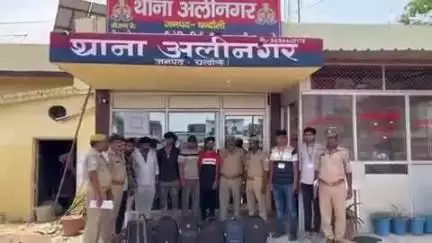 मुगलसराय: मानसरोवर पोखरा के पास घेराबंदी कर आरपीएफ और अलीनगर पुलिस ने अवैध शराब के साथ 6 अंतर्राज्यीय तस्करों को किया गिरफ्तार