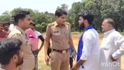 जानसठ: मीरापुर क्षेत्र के नवनिर्मित मुझेड़ा टॉल प्लाजा पर ASP कार्यकर्ता और पुलिस के बीच नोकझोंक, वीडियो सोशल मीडिया पर वायरल