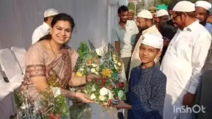 देेेवरिया: बकरीद पर्व पर मालवीया रोड और स्टेशन रोड पर पहुंचे डीएम और एसपी, लोगों को दी पर्व की शुभकामनाएं