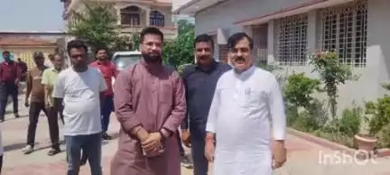 शिवहर: नगर सभापति ने दरभंगा में नगर विकास मंत्री से की मुलाकात, कई महत्वपूर्ण मुद्दों पर हुई चर्चा