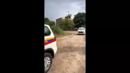 छत्रपती संभाजीनगर लाडक्या बहिणींना 2100 रुपये देऊ असा सांगणारा देवेंद्र फडणवीस यांचा व्हिडिओ अंबादास दानवे यांनी  ऐकवला