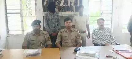 बेलदौर: दिल्ली पुलिस ने बेलदौर पुलिस के साथ एक युवक को लोडेड देसी कट्टा और कारतूस के साथ किया गिरफ्तार