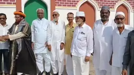यावल: यावल शहर व तालुक्यात बकरीत उत्साहात साजरी, यावल शहरातील अक्सा नगर मध्ये,सर्वधर्मीयांकडून मुस्लिम बांधवांना शुभेच्छा