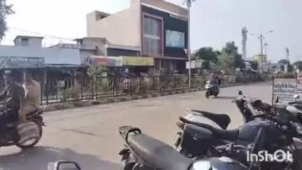 गोरेगाव: ठाणा चौक ते तहसील कार्यालय पर्यंत ब्रेकरची मागणी #Jansamasya