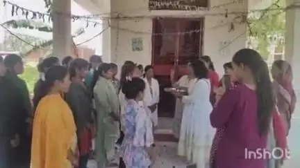 बलरामपुर: राष्ट्रीय स्वयंसेवक संघ इकाई सेवा भारती द्वारा किशोरी विकास वर्ग प्रशिक्षण हेतु किशोरियों को उन्नाव किया गया रवाना