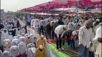 नांदेड: देगलूर नाका येथील ईदगाह मैदानावर बकरी ईदनिमित्त मुस्लिम समाजाच्या वतीने नमाज अदा