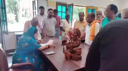 ସଦର: ଭବାନୀପାଟଣା ସ୍ଥିତ କଳାହାଣ୍ଡି ସାଂସଦ ମାଳବିକା ଦେବୀଙ୍କ ବାସଭବନରେ ଜନ ଶୁଣାଣି ଶିବିର ଅନୁଷ୍ଠିତ