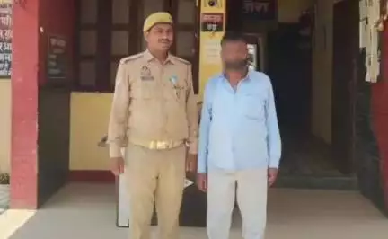 बांसी: गोल्हौरा पुलिस ने 24 वर्ष बाद सिरसिया गांव से चोरी के एक फरार वारंटी को किया गिरफ्तार, भेजा न्यायालय