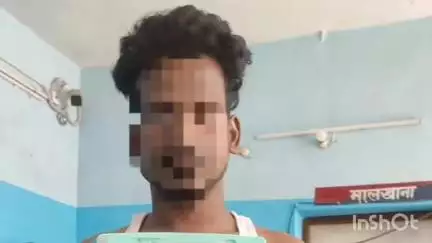 परसा: पुलिस ने बनकेरवा बाजार से अंग्रेजी शराब और बाइक के साथ दो युवकों को गिरफ्तार किया