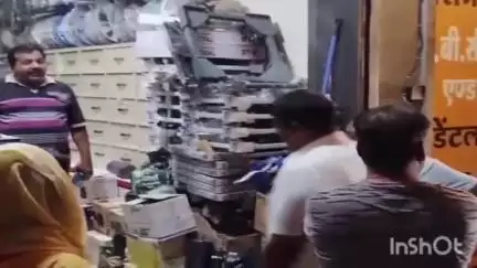 उज्जैन शहर: टावर चौक स्थित एक दुकान से ₹1.26 लाख की नक़दी हुई चोरी, CCTV में क़ैद हुए चोर; मामला दर्ज