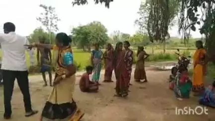 ଲାଞ୍ଜିଗଡ: ବୁଟିଗୁଡାକୁ ସଂଯୋଗ ପାଇଁ ରାସ୍ତା ଅଭାବ ନେଇ ଗ୍ରାମବାସୀଙ୍କ ପ୍ରତିକ୍ରିୟା #jansamasya
