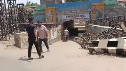 फिरोज़ाबाद: पेमेश्वर गेट इलाके में रेलवे विभाग द्वारा वनाया जा रहा अंडर पास लोगो का जी का जंजाल बना #jansamasya