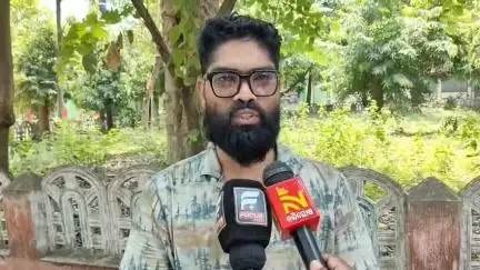 ଅନୁଗୋଳ: ପ୍ରକୃତି ବନ୍ଧୁ ପୁରସ୍କାର ଫେରାଇ ଜିଲ୍ଲାପାଳଙ୍କ କାର୍ଯ୍ୟାଳୟ ଠାରେ ପ୍ରତିକ୍ରିୟା ରଖିଲେ ସିଦ୍ଧାର୍ଥ ପ୍ରଧାନ