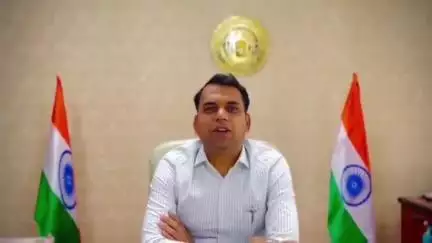 मंडला: जिले में द्वितीय बोर्ड परीक्षाओं के लिए परीक्षा केंद्रों के प्रत्येक कक्ष में दीवाल घड़ी लगाने के कलेक्टर ने दिए आदेश